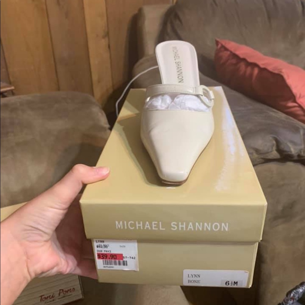 Shoes! - Picture 2 of 6